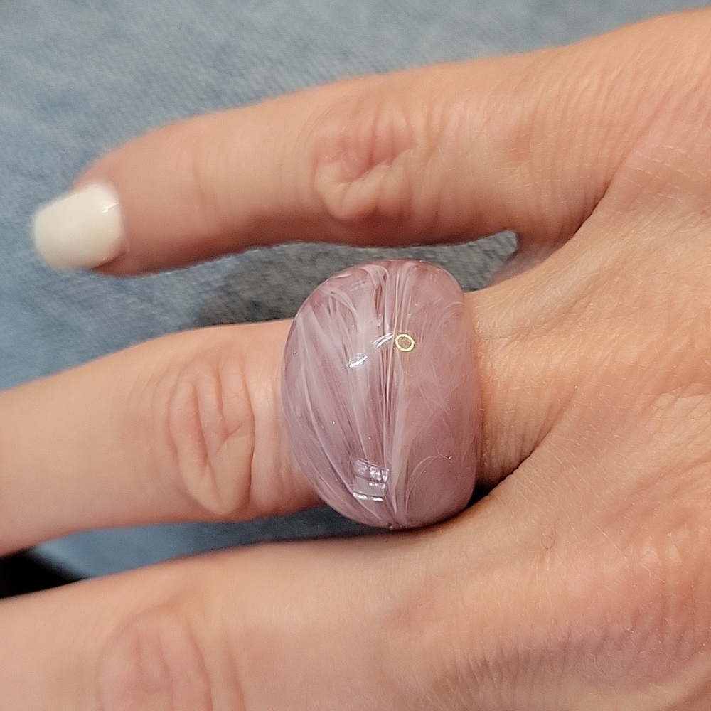 ROSE QUARTZ STYLE ACRYLIC SWIRL RING